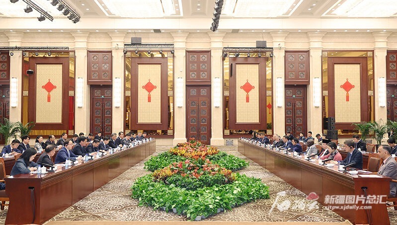 马兴瑞会见部分国家驻华总领事