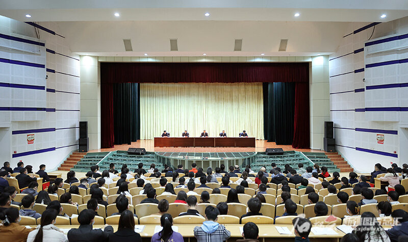 马兴瑞在新疆大学讲授思政课时强调 认真学习领会新时代党的治疆方略 在建设美好新疆中绽放青春风采
