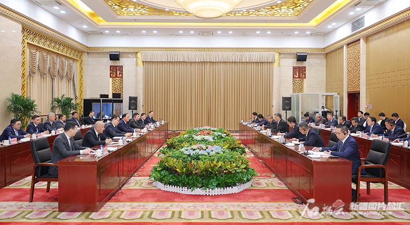 马兴瑞艾尔肯·吐尼亚孜会见哈萨克斯坦农业部部长卡拉舒克耶夫 马兴瑞艾尔肯·吐尼亚孜会见哈萨克斯坦农业部部长卡拉舒克耶夫