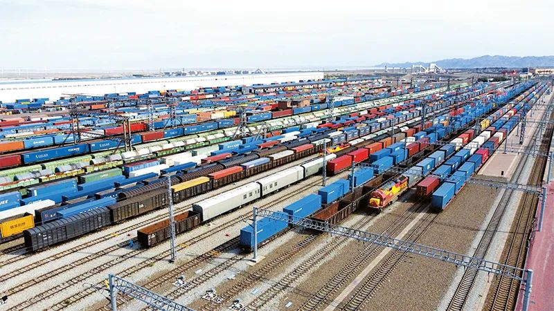 完整准确贯彻新时代党的治疆方略扎实推进中国式现代化的新疆实践