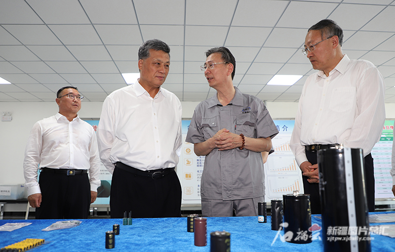 马兴瑞在兵团第七师胡杨河市和伊犁哈萨克自治州调研时强调以习近平总书记视察新疆一周年为新的奋斗起点推进兵地融合发展 加快构建现代化产业体系