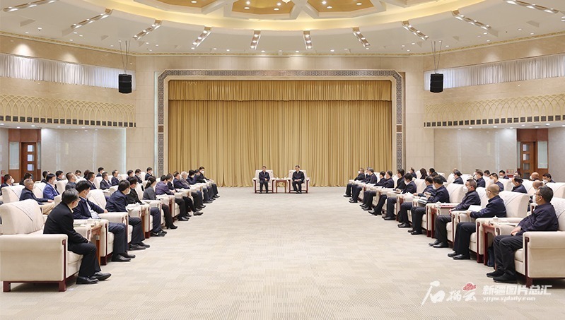 马兴瑞艾尔肯·吐尼亚孜会见农业农村部国家乡村振兴局有关领导院士专家和部分疆内外农业企业家