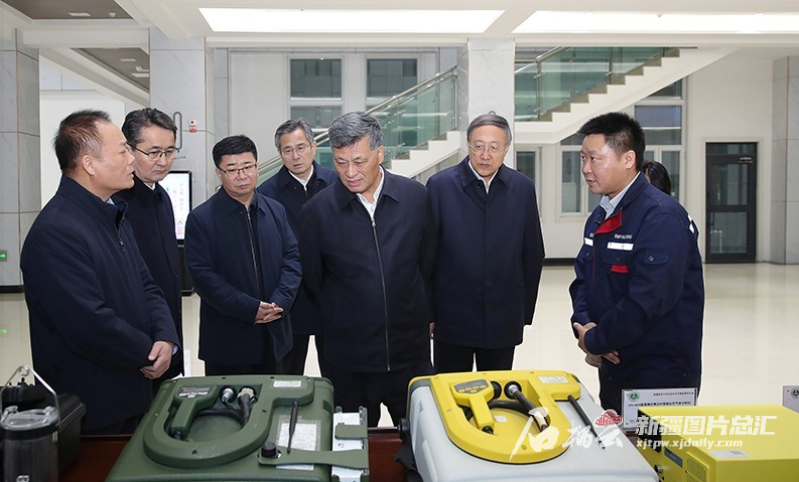 马兴瑞在自治区生态环境监测总站调研大气污染治理工作时强调 采取有力有效举措巩固提升治理成果 推动新疆大气污染治理取得新突破 马兴瑞在自治区生态环境监测总站调研大气污染治理工作时强调 采取有力有效举措巩固提升治理成果 推动新疆大气污染治理取得新突破