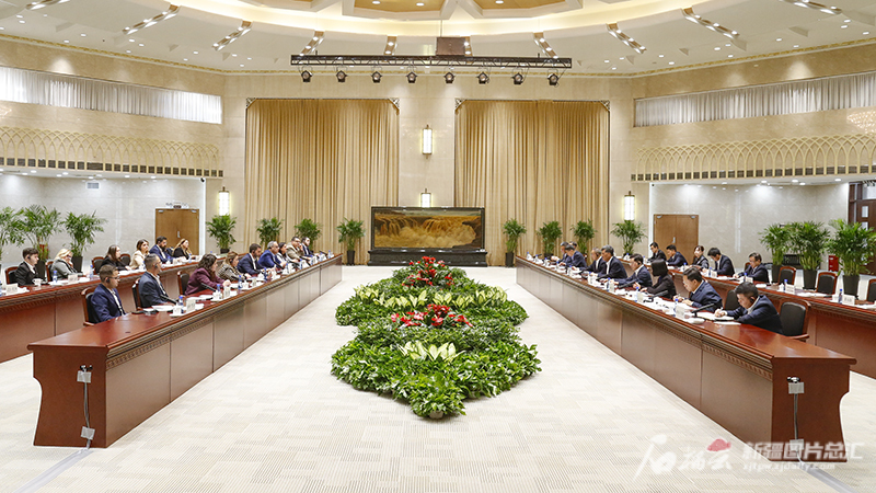 马兴瑞会见马耳他工党青年干部考察团